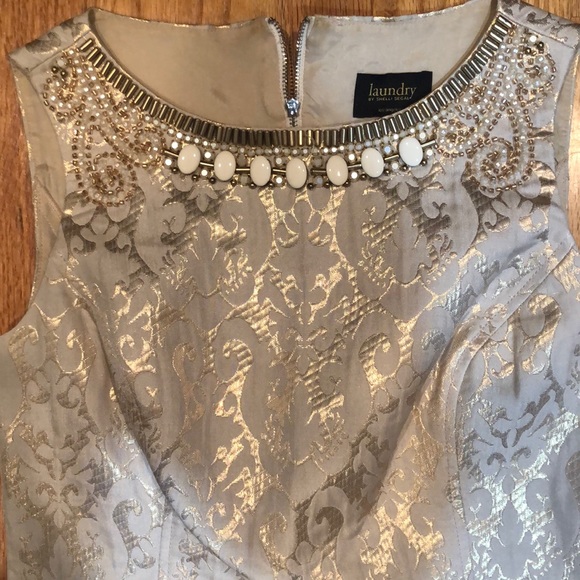 Beautiful gold dresss by laundry by shelli segal - Picture 5 of 8